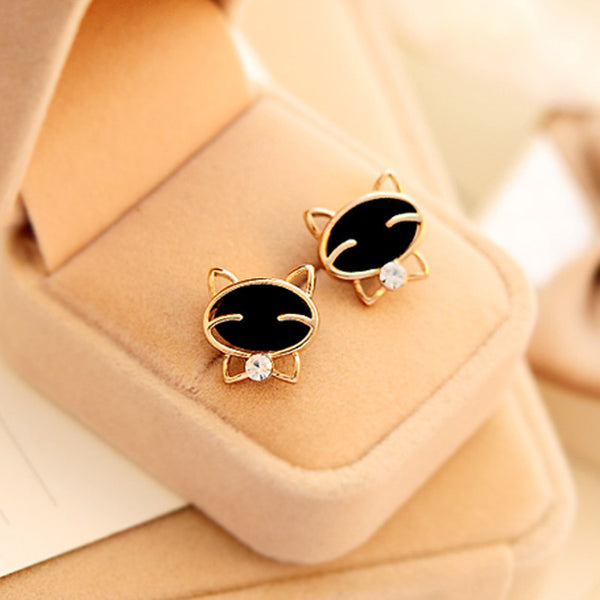 BLACK DIAMOND SMILING CAT EARRING